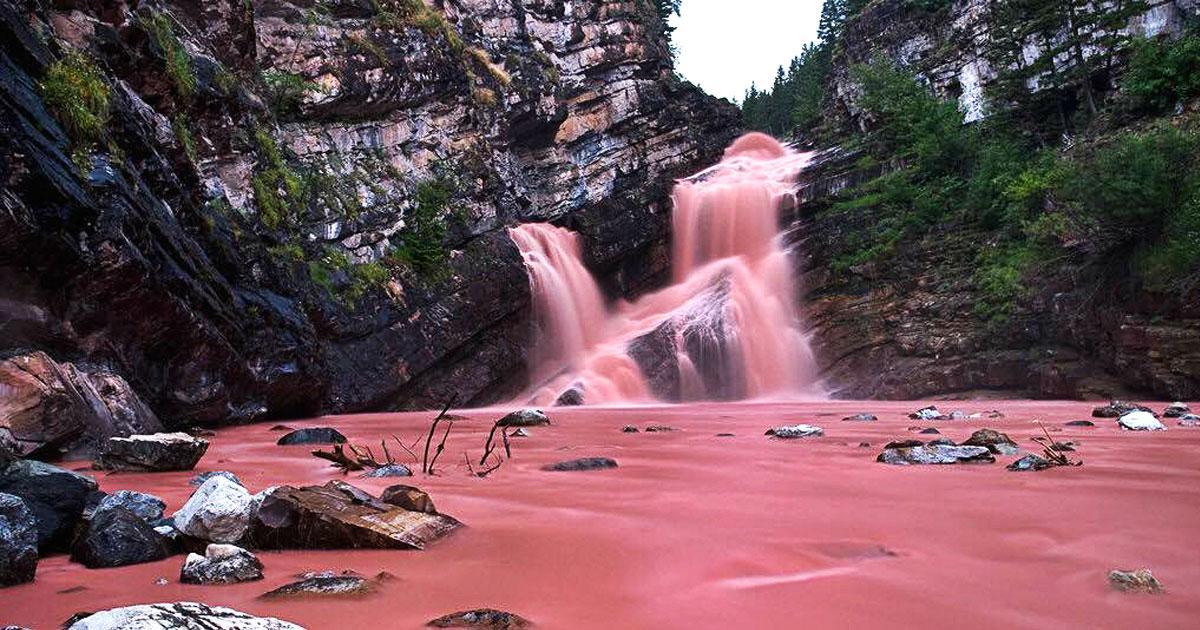 Cette chute rose est sans doute l’un des plus beaux trésors cachés du Canada!