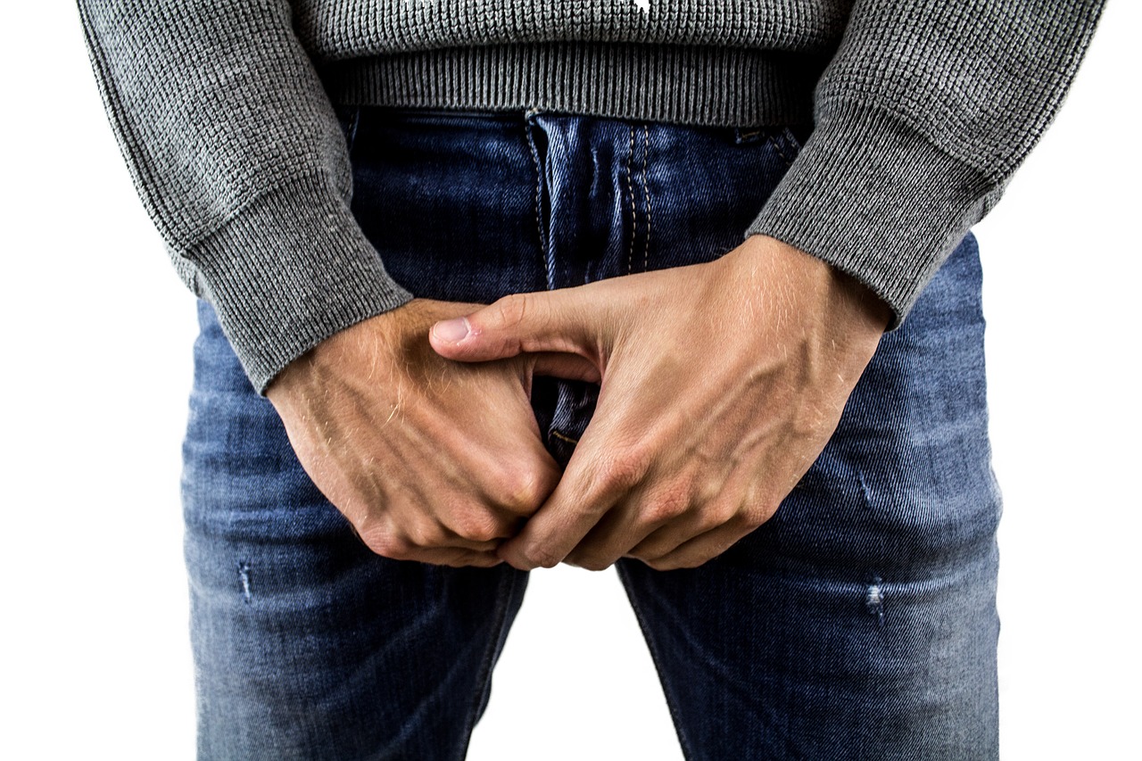 Pourquoi uriner peu de temps après l’éjaculation est souvent douloureux ?