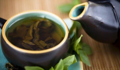 Cure dépurative au thé vert, au citron et à la stévia — Améliore ta Santé