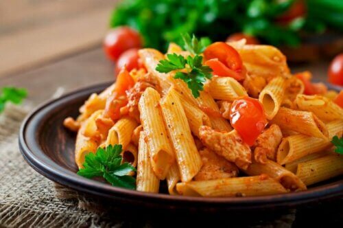 Préparez une recette facile de macaronis au thon — Améliore ta Santé