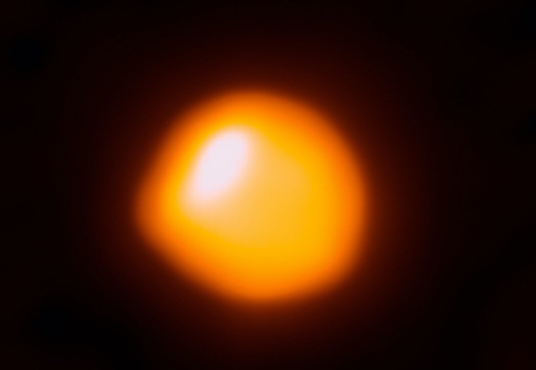 Surprise : Bételgeuse est plus petite et plus proche qu’on ne le pensait