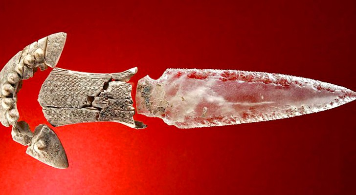Trouvée en Espagne une magnifique dague de cristal d’il y a 5 000 ans : elle avait des pouvoirs ‘magiques’