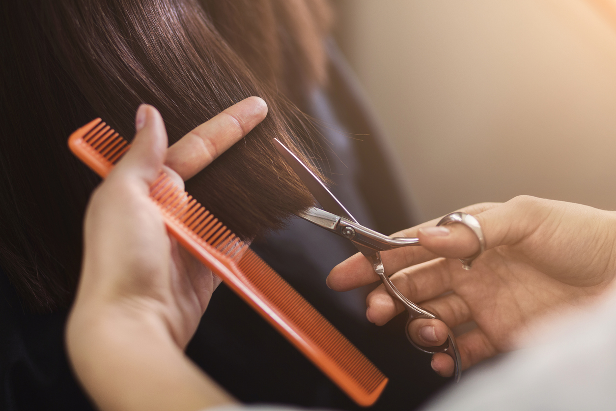 Au Royaume-Uni, des coiffeurs intègrent un programme en faveur de l’environnement