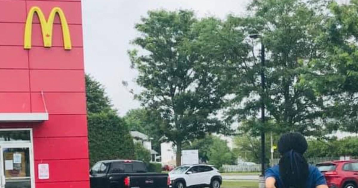 Une mère pète sa coche contre des clients qui ont insulté sa fille qui travaille chez McDonald’s