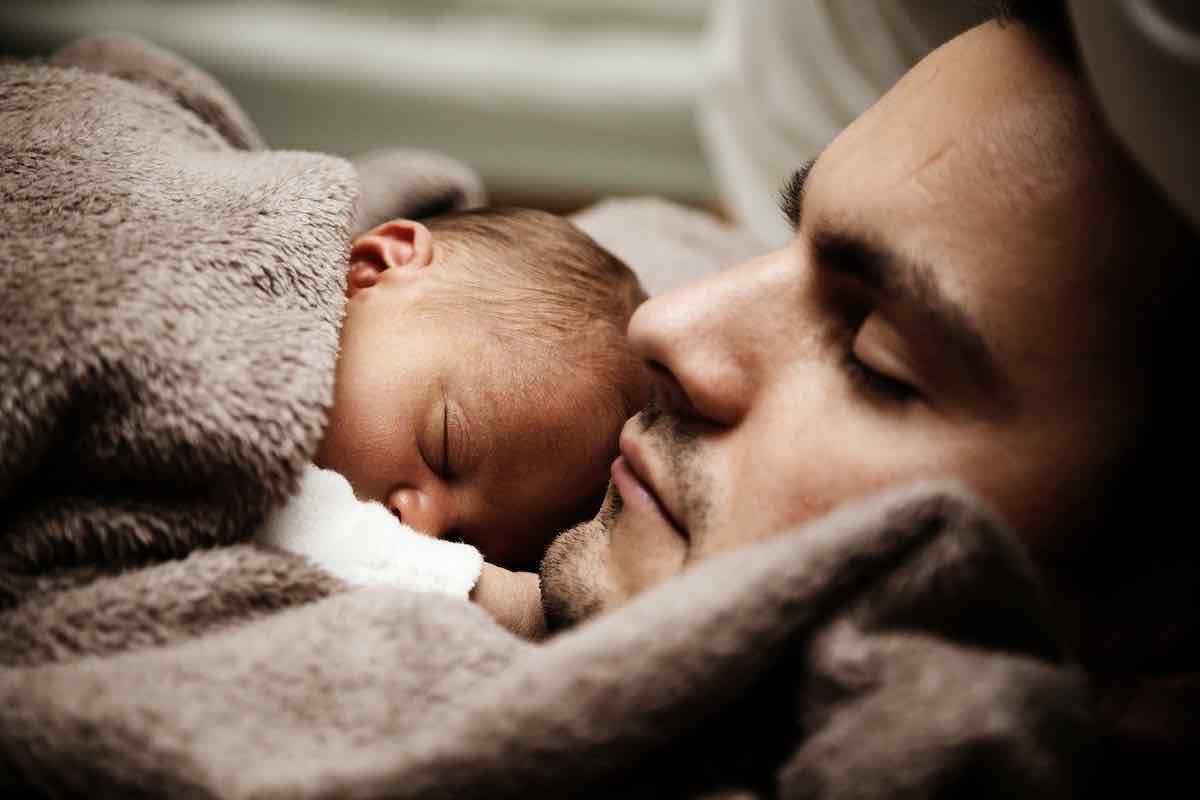 La science révèle que l’accouchement modifie aussi le corps et le cerveau du père