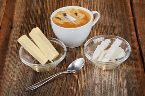CafÃ© au ghee et Ã  la stÃ©via : une dÃ©licieuse combinaison pour le petit dÃ©jeuner