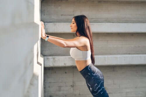 Exercices abdominaux contre un mur : comment faire ?