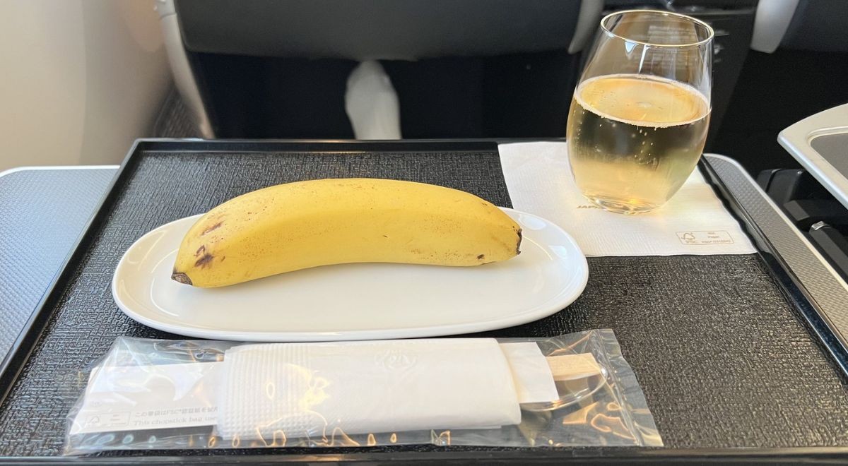 Un passager sur un vol demande un repas vegan : il ne reçoit qu’une banane