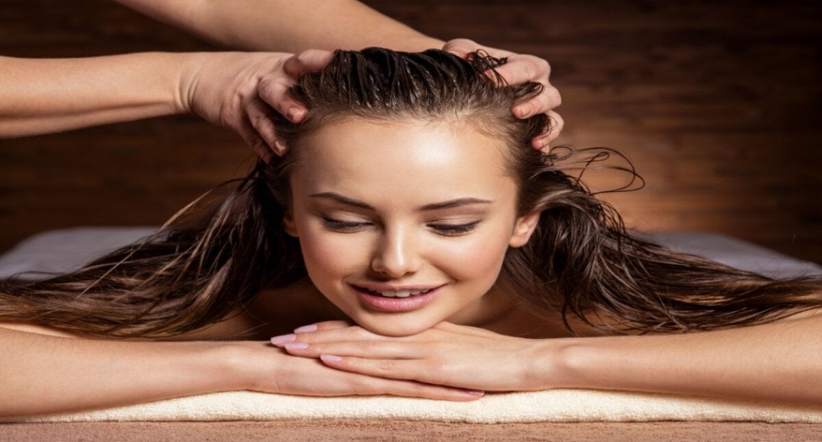 Massage capillaire pour renforcer et prévenir la chute des cheveux